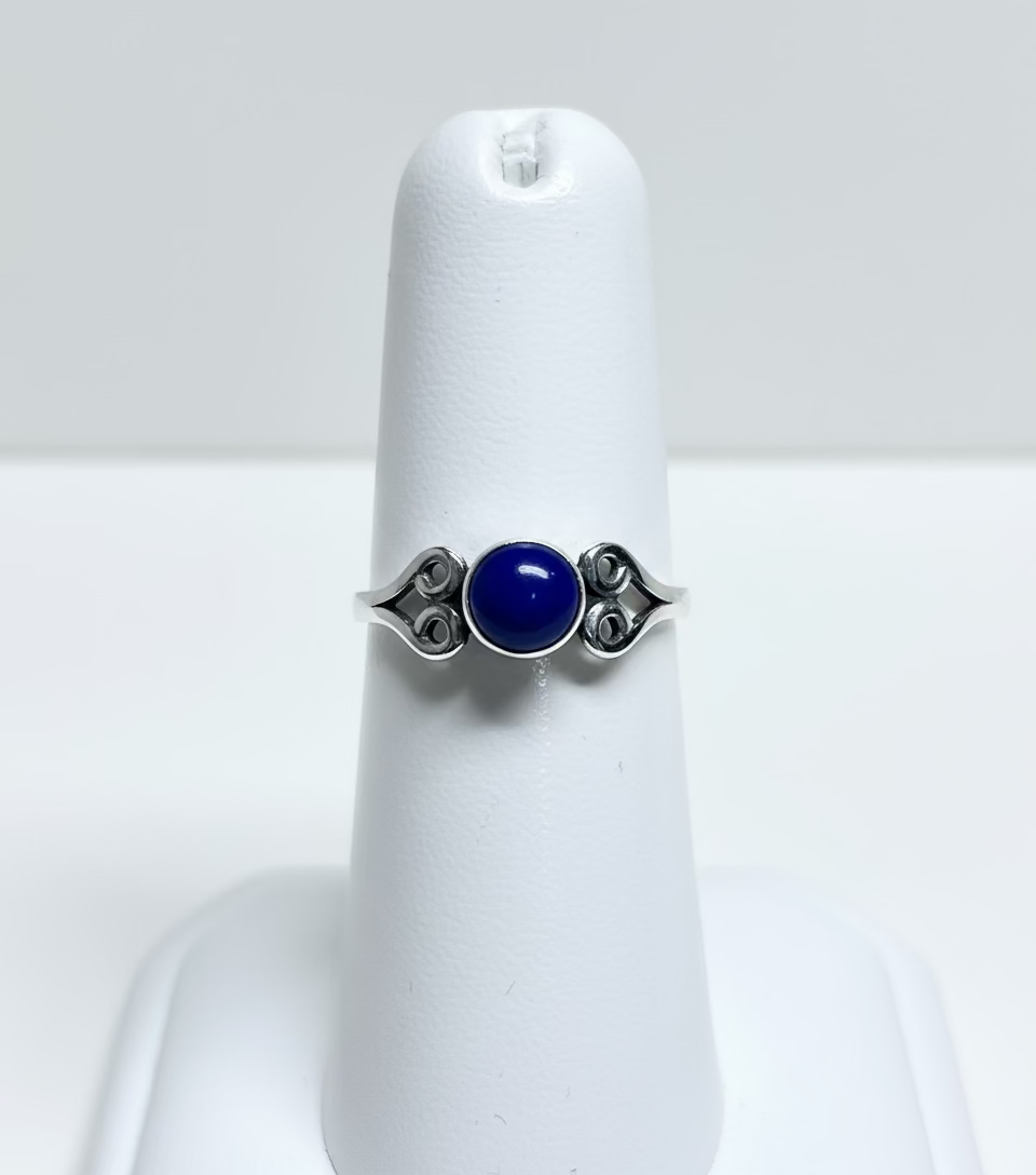 Ring. Lapislazuli.