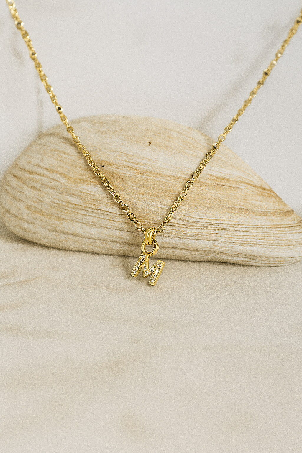 NECKLACE INITIAL M