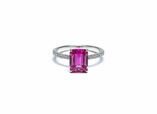 Ring. Hot Pink Sapphire