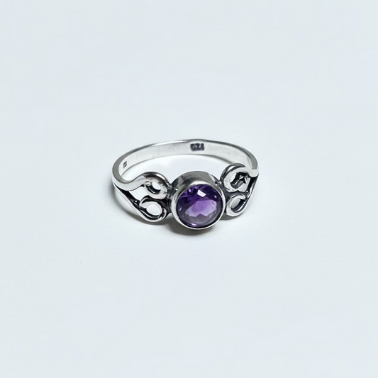 Amethyst. Ring.